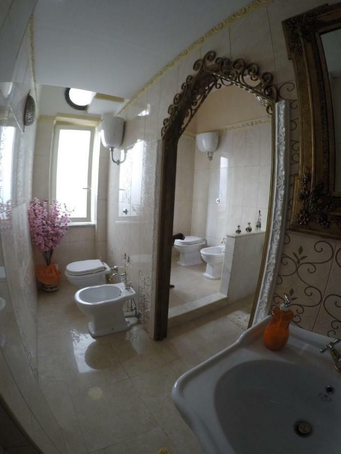 B&B Goldmund Naples Exterior photo